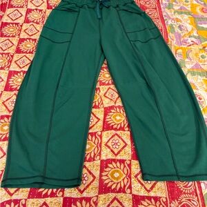 NWOT Boutique Green Barrel Sweatpants with contrast stitching